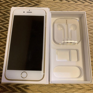 【ネット決済・配送可】iPhone 6s Gold 64GB d...