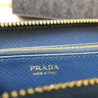 PRADA プラダ 長財布