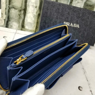 PRADA プラダ 長財布
