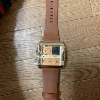SKMEI  アナログデジタル腕時計です。
