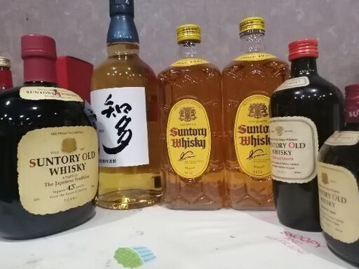 ウイスキー芋焼酎７本です。