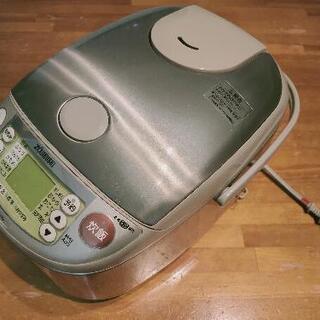 五合炊飯器 象印 NP-HB10K (2007年)