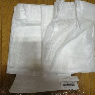 【無料・未使用】白・レースのカーテン（１００×１１０ｃｍ・２枚）...