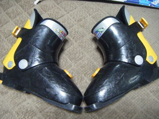 子供用スキー板・ストック・ブーツ3点セット スポーツデポ・KAZAMA 美