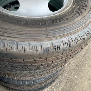 3トンダンプのタイヤ　7本セット