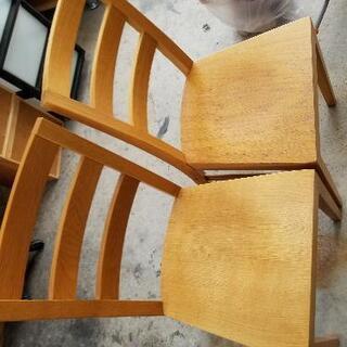 1015-038 木椅子　２つ