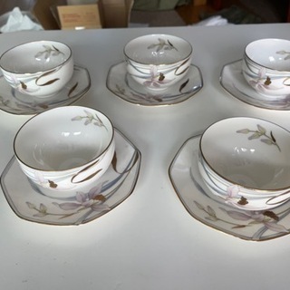 蘭の柄の茶碗と受皿5客セット