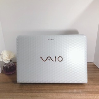 お姫様みたいなダイヤモンド柄のノートパソコン