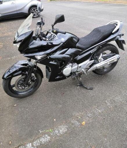 GSR250F 　製造台数希少のフルカウルモデルになります。