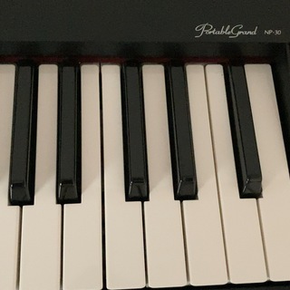 ヤマハ 電子ピアノ NP-30 中古 76鍵盤 - 楽器