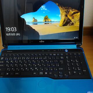 富士通 高性能4コア8スレッド版Core i7搭載 高速SSD メモリ大容量