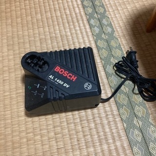 ボッシュ　インパクト用バッテリー充電器　(中古品)