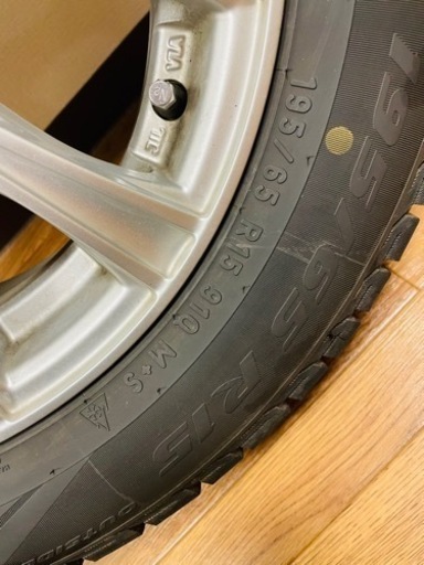 超美品‼️【室内保管】195 / 65 R15 アルミホイール付き スタッドレス
