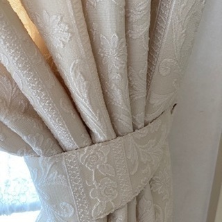 30万Dacao Rose柄オーダーカーテン２枚組150×200４窓set