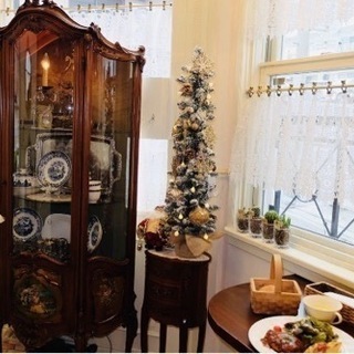 ロココ調スペイン製ガラスキャビネット