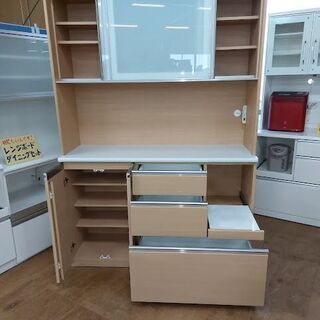 ニトリ　アルミナ２　１４０ＫＢ　２枚スライド扉キッチンボード　木目調　食器棚　【愛品倶楽部柏店　問い合わせ番号　１５１-００７１７２　００２】