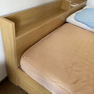 木製組立て　シングルベッド2台　マット付き