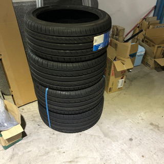 235/40/18   235 40 r18タイヤ　新品