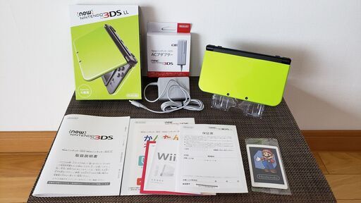 New Nintendo (ニンテンドー）3DS  LL　ライム×ブラック　超美品です。別売りのACアダプター付き