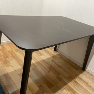 ニトリ伸長式テーブルと椅子２脚