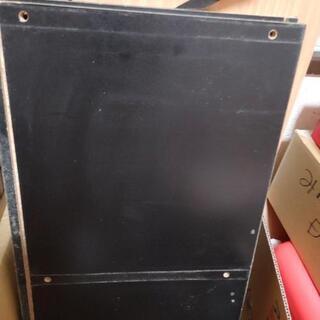 カラーボックスの側面の板