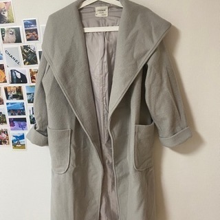 灰色コート