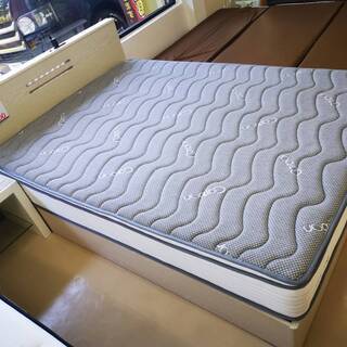 引き出し収納付きダブルベッド　いろいろ機能付き