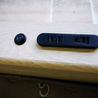 引き出し収納付きダブルベッド　いろいろ機能付き