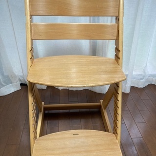 子供椅子(座面、足置きの高さ調節可能)