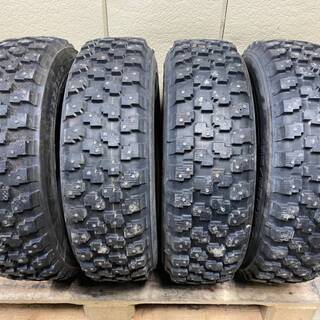 スパイクタイヤ フルピン アドバン MT-14 15インチ