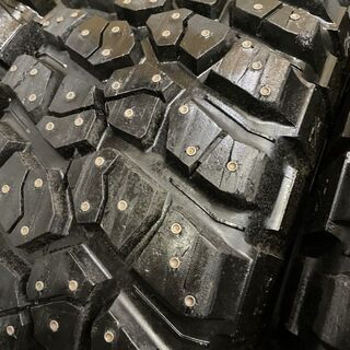 BF Goodrich Mud-Terrain T/A LT285/70R17 17インチ スパイクタイヤ 4本 バリ溝 カップピン ランクルプラド FJクルーザー ジープ　(VTC447)クレジットカード QRコード決済可能