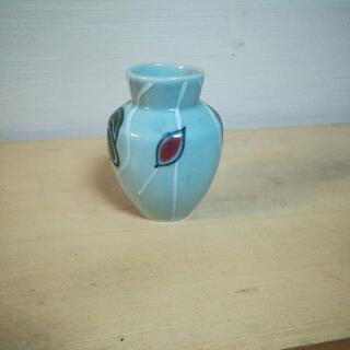 小さい陶器花瓶　無料で譲ります