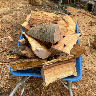 広葉樹コロ薪(お値打ち)軽トラ山盛一杯