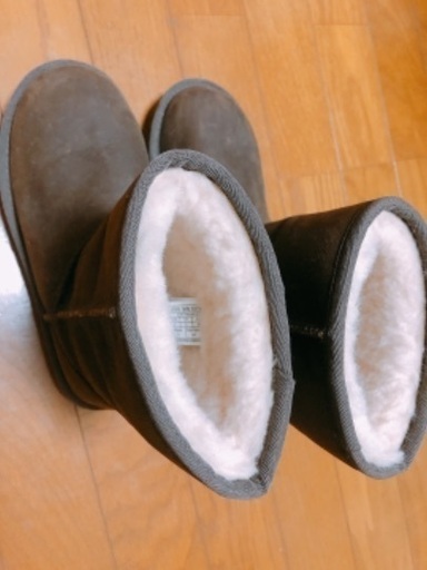 《値下げしました》UGG アグ　ブーツ 22cm 未使用