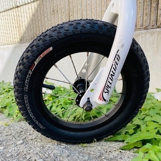 自転車　12インチ　子ども　大人気　スペシャライズド　補助輪　子供 自転車 12インチ 子ども 大人気 スペシャライズド 補助輪 子供