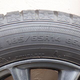 スタッドレスタイヤ+アルミ　3ヶ月だけ使用