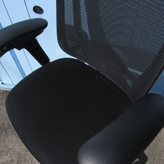 コンテッサ２（セコンダ）　2017年製　可動肘　ハンガー付き　オカムラ製　CC84BS　FPC1　事務イス　オフィスチェア