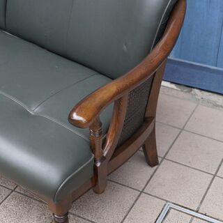 Karimoku(カリモク家具)のコロニアルシリーズの高級ラインGRAND CORONIAL York Town(グランドコロニアル ヨークタウン)『YT』本革2人ソファ！クラシックで優雅な2PソファBJ212