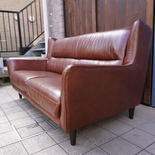 IDC OTSUKA(大塚家具)のアプレ本革2人掛けソファです！レトロなフォルムが魅力的な2Pソファー。カフェスタイル、ヴィンテージテイスト、北欧テイストなどにもおすすめのラブソファです♪BJ213
