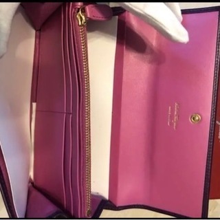 Salvatore Ferragamo フェラガモ　新品長財布