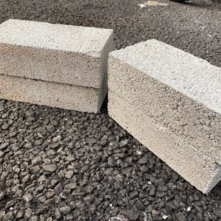 コンクリート　ブロック　小サイズ4個　まとめ　現状品