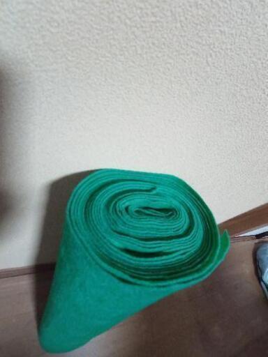【値下げ】1mm　緑色　フェルト　幅62センチ　長さ不明