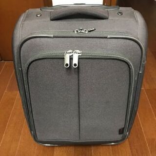 【無料】小型スーツケース(ECHOLAC)