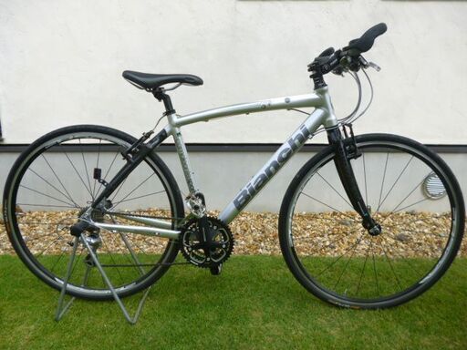 美品 Bianchi CAMALEONTE 5 ビアンキ カメレオンテ クロスバイク バイク 自転車 サイクル ROMA ローマ C-SPORT ジャイアント ジオス トレック ルイガノ MTB マウンテンバイク ロードバイク キャノンデール スペシャライズド スコット フェルト ブリヂストン ネスト メリダ コナ フジ ミヤタ アラヤ GT ピナレロ CANYON TREK SPECIALIZED GIOS GIANT