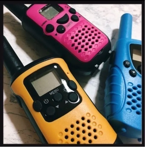 ご購入者様決定[未使用]カラフル液晶小型トランシーバーおもちゃ3台セットサバイバル 無線 連絡