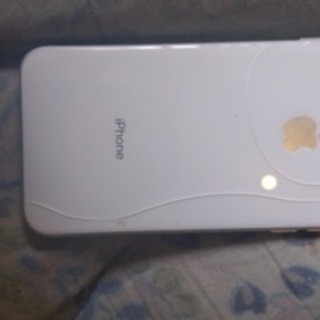 iPhone8背面割れ64gb