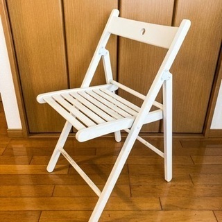 折りたたみ椅子　ホワイト