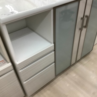ニトリキッチンカウンター2枚扉