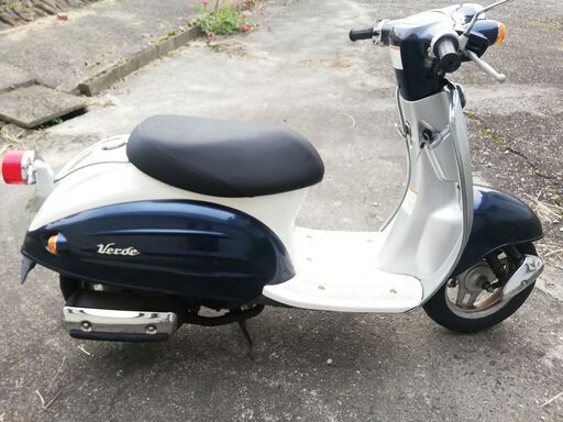 スズキの可愛いヴェルディ50cc メットインタイプで綺麗な車体です。