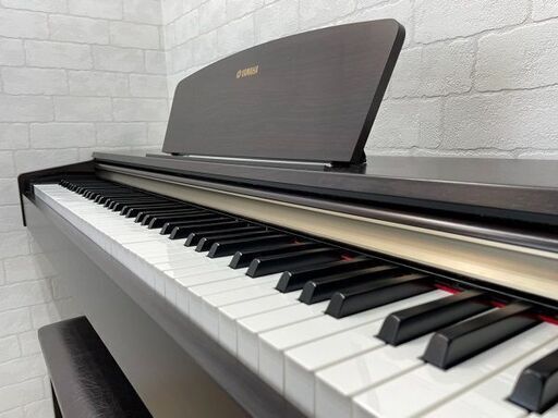 YAMAHA（ヤマハ）　電子ピアノ　SCLP-320　3本ペダル　GH鍵盤 YAMAHA（ヤマハ） 電子ピアノ SCLP-320 3本ペダル GH鍵盤 電子